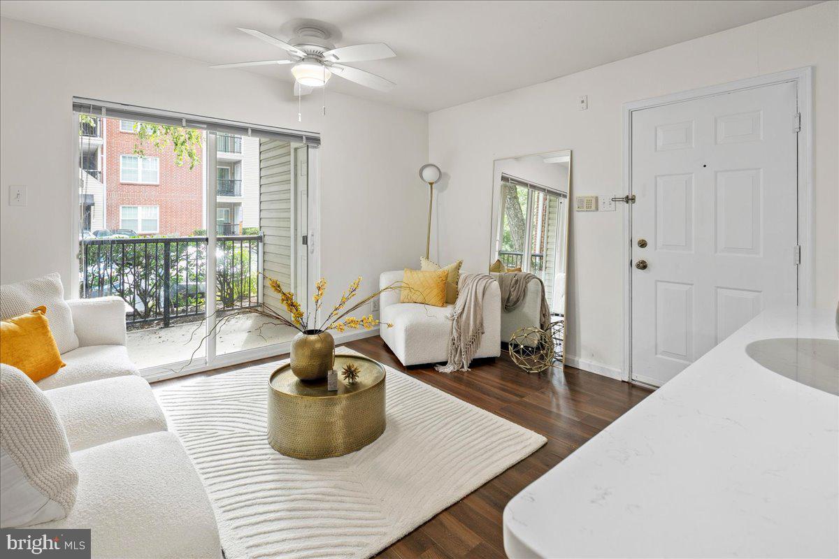 3303 Wyndham Cir #146 Property Photo 8