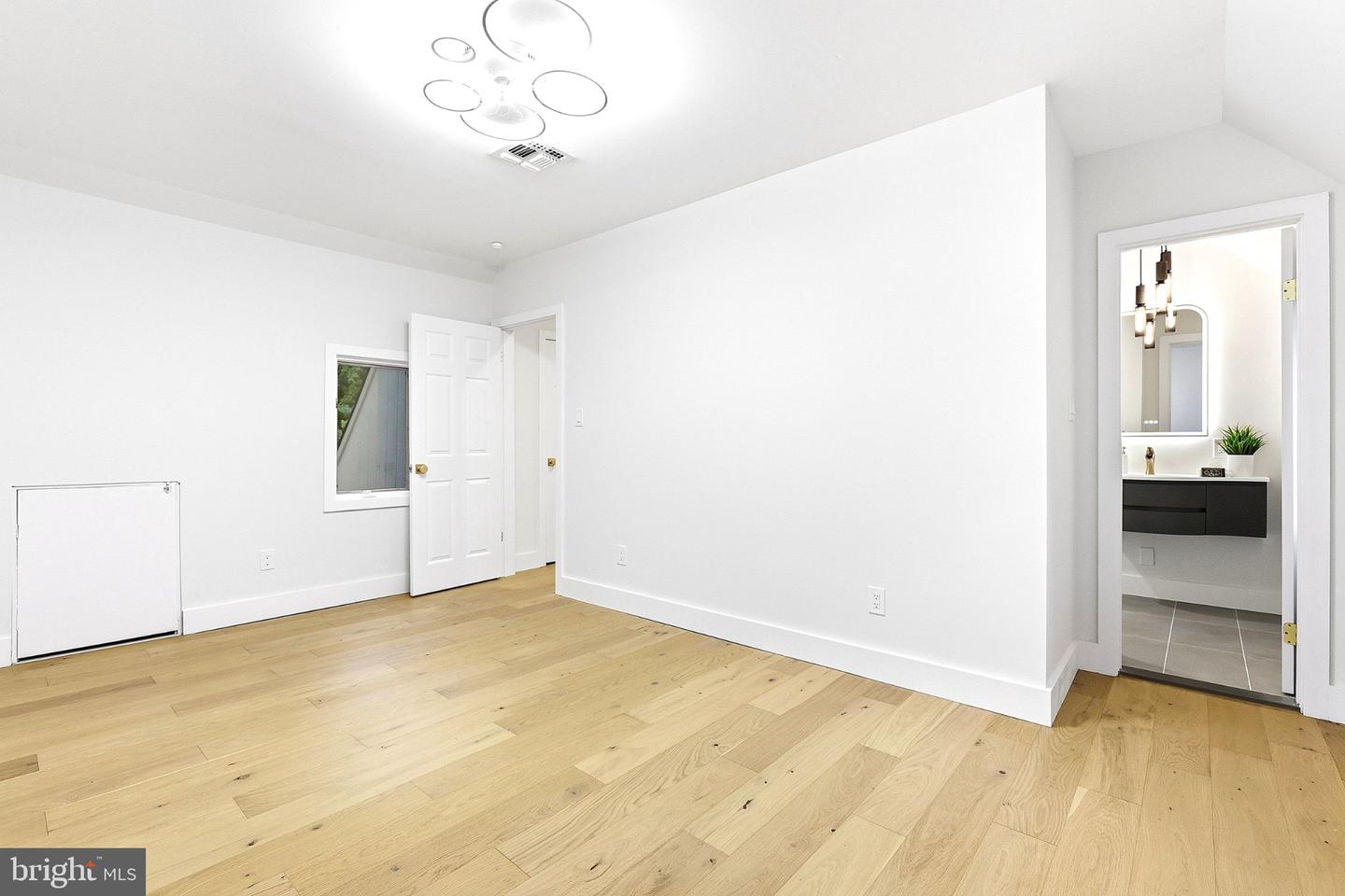1106 N Howard St Property Photo 33