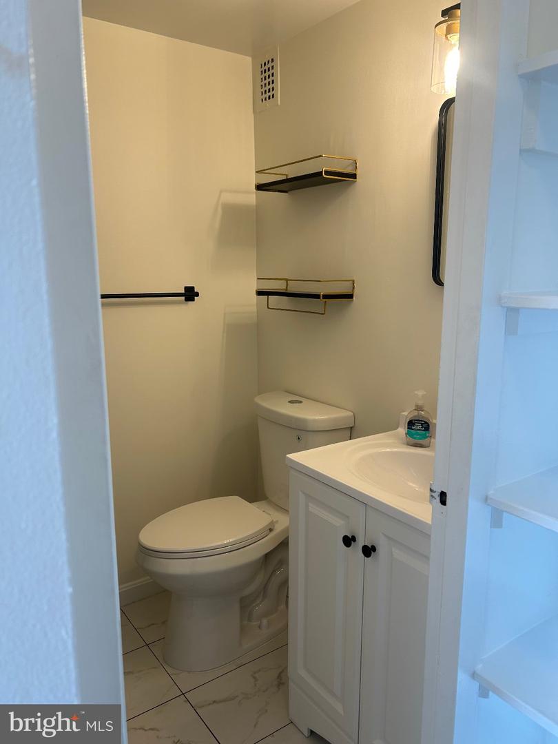 5340 Holmes Run Pkwy #516 Property Photo 15
