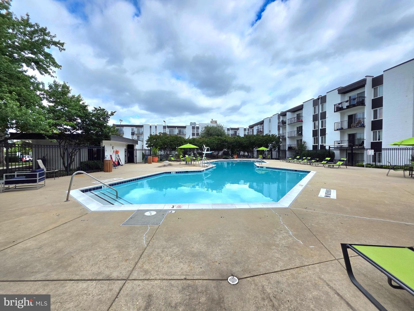 75 S Reynolds St #116 Property Photo 13