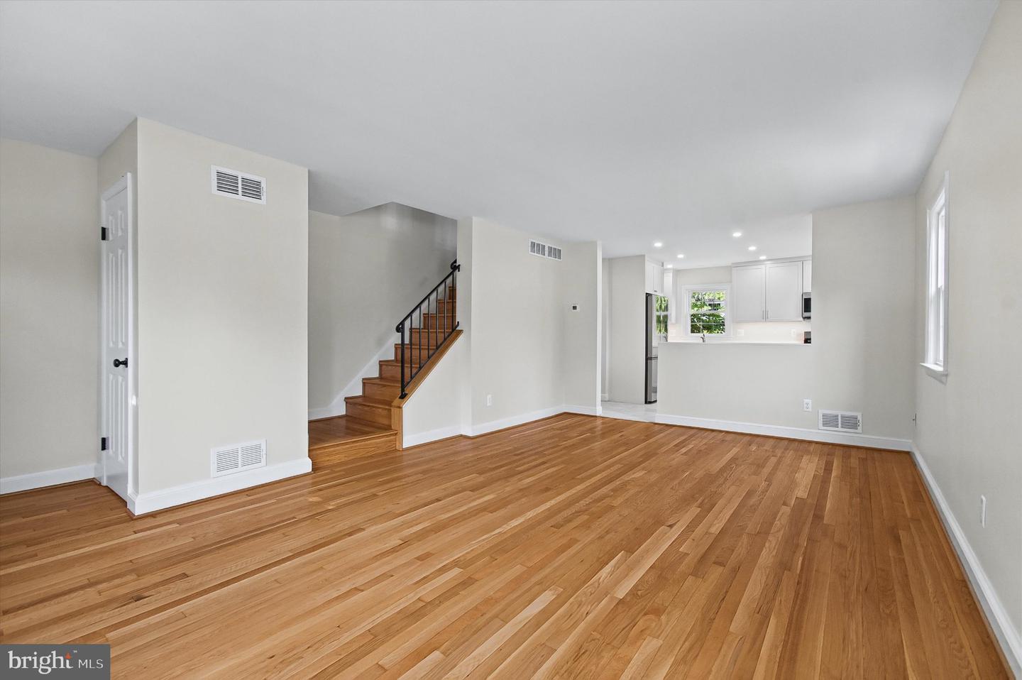 2214 Commonwealth Ave Property Photo 5