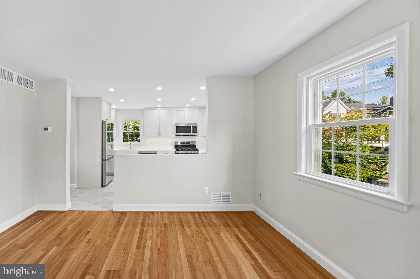 2214 Commonwealth Ave Property Photo 7