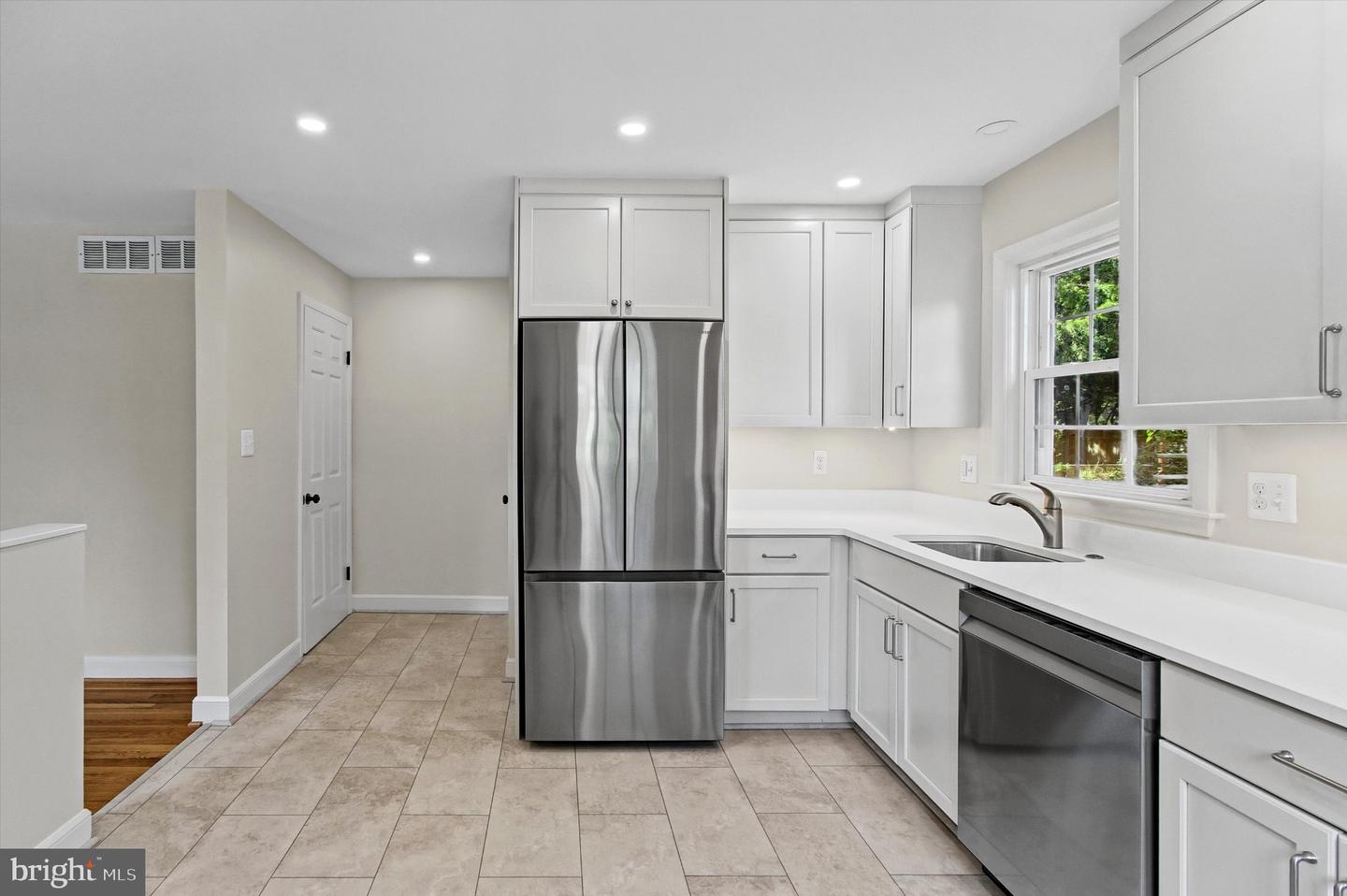 2214 Commonwealth Ave Property Photo 11