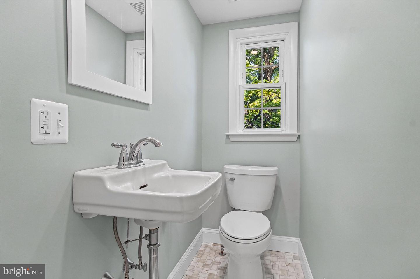 2214 Commonwealth Ave Property Photo 12