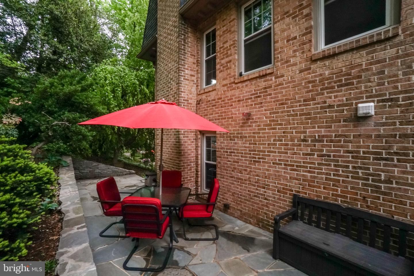 2310 Sanford St Property Photo 5
