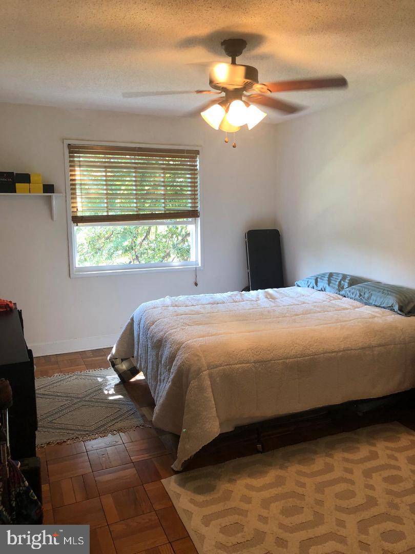 1700 W Abingdon Dr #201 Property Photo 14