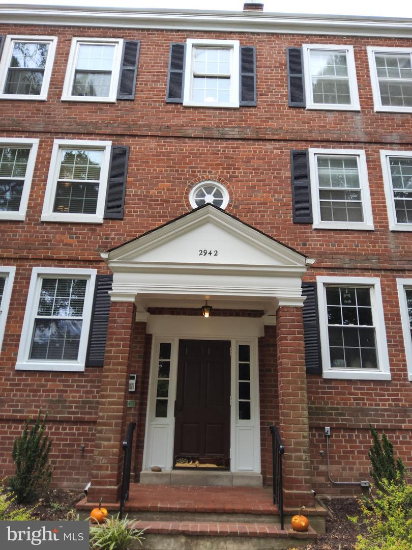2942 S Columbus St #b2 Property Photo 2