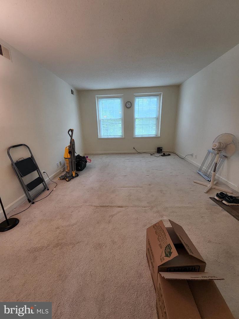 2942 S Columbus St #b2 Property Photo 4
