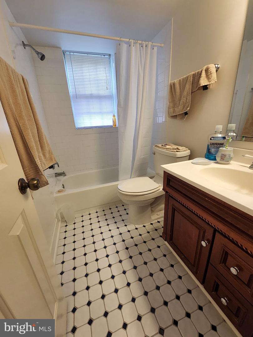 2942 S Columbus St #b2 Property Photo 5