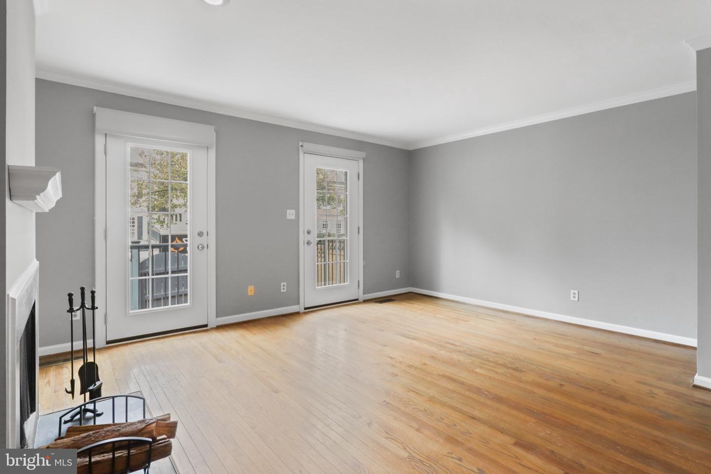 441 Old Town Ct Property Photo 4