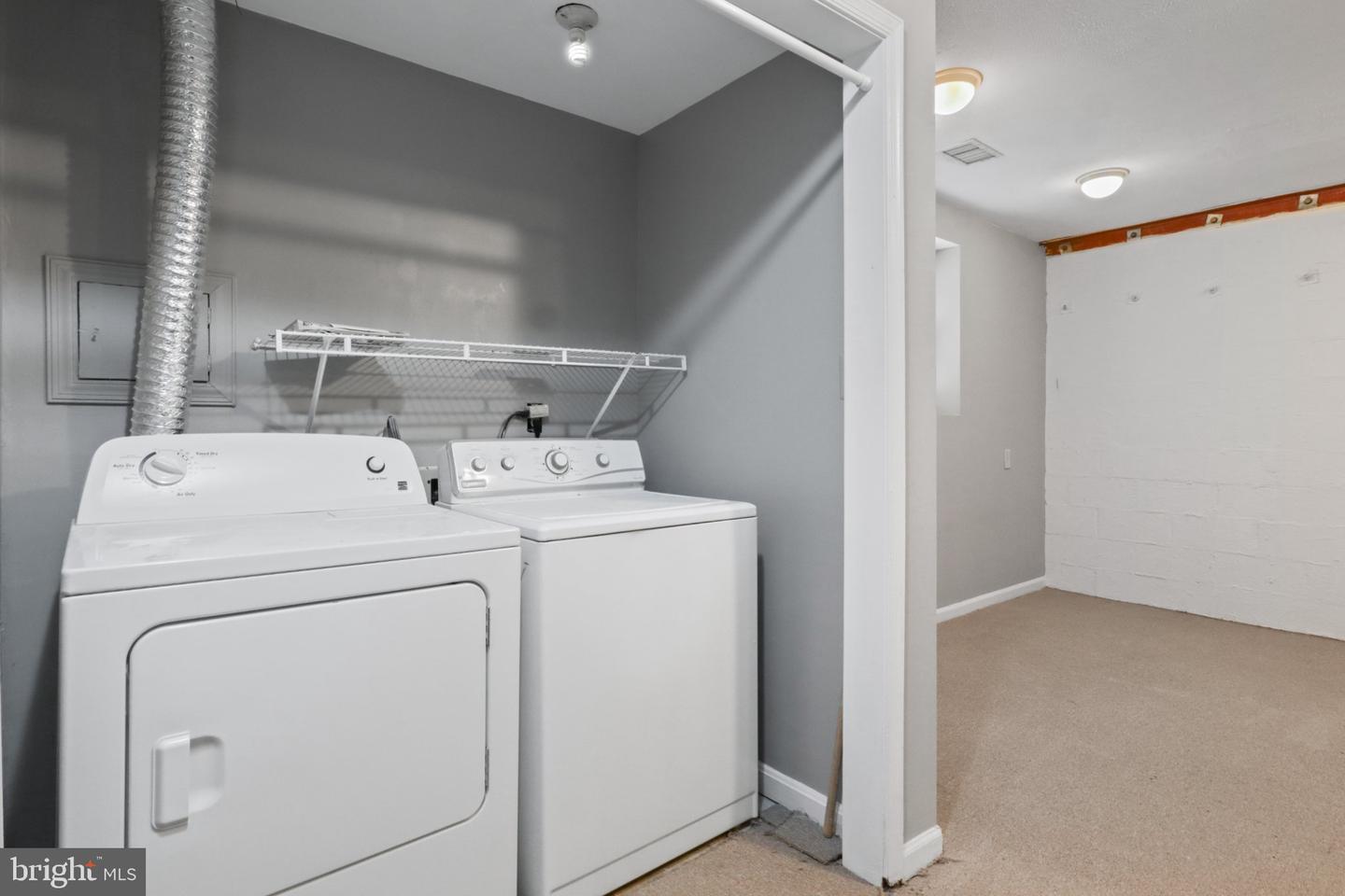 441 Old Town Ct Property Photo 15