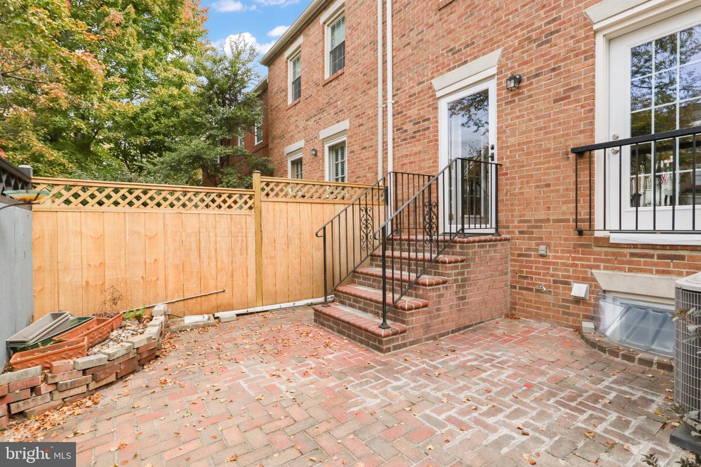441 Old Town Ct Property Photo 19