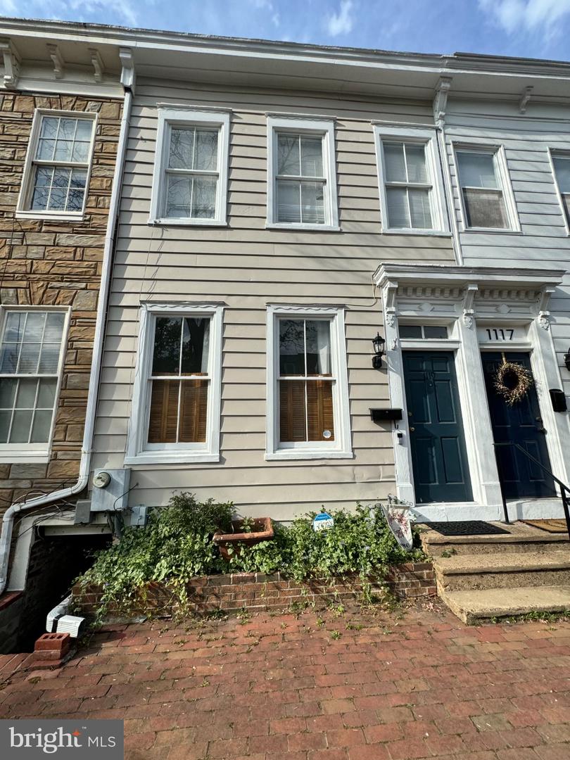 1119 DUKE ST Property Photo 1