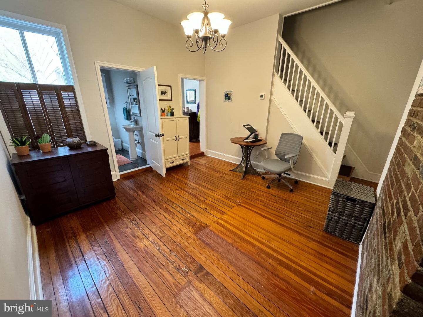 1119 Duke St Property Photo 5
