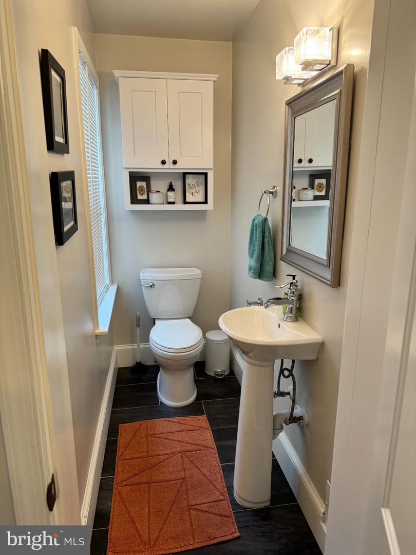 1119 Duke St Property Photo 6