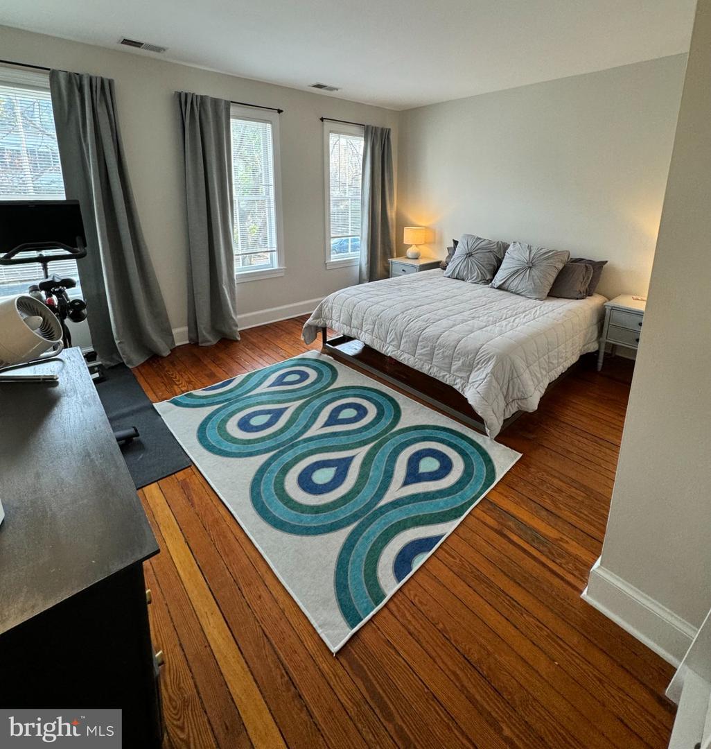 1119 Duke St Property Photo 13