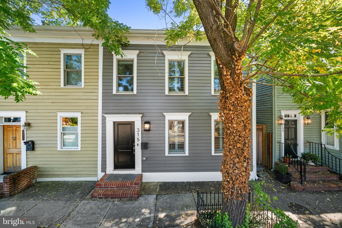 315 N ALFRED ST Property Photo 1