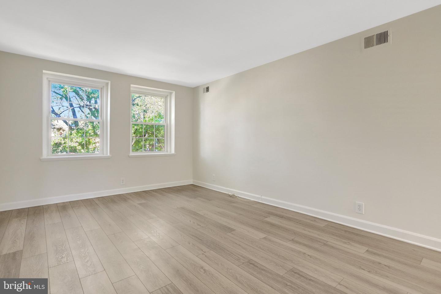 2994 S Columbus St #b1 Property Photo 5