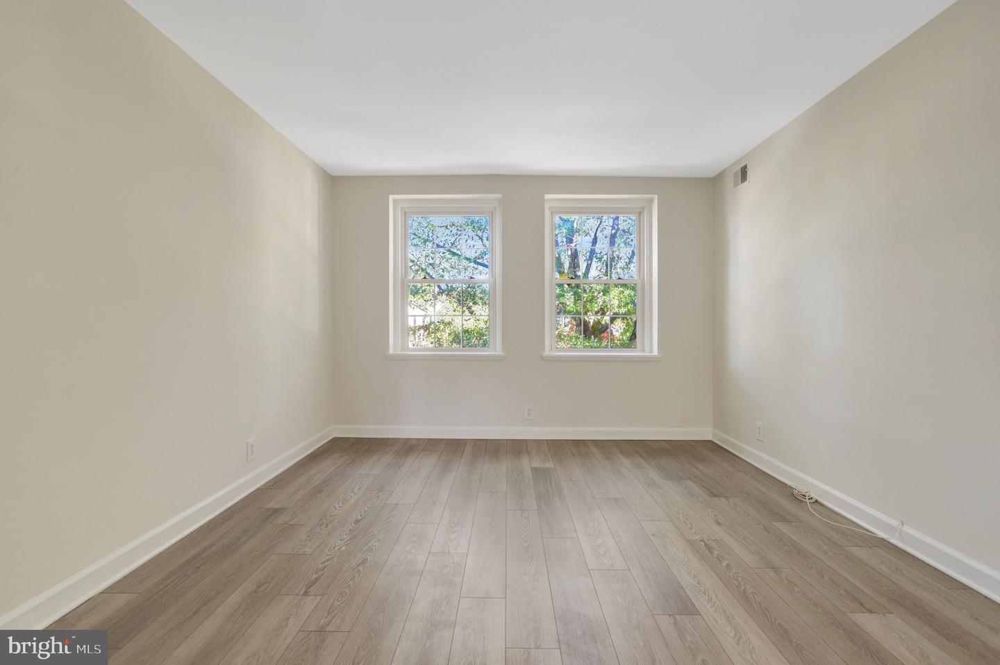 2994 S Columbus St #b1 Property Photo 6