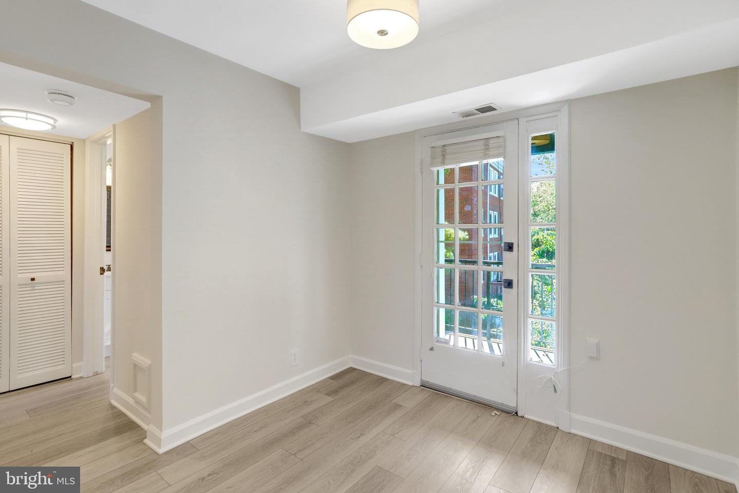 2994 S Columbus St #b1 Property Photo 9
