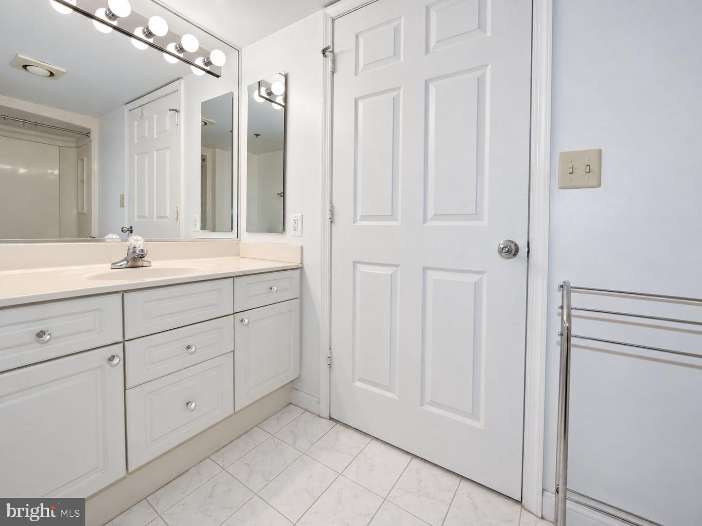 2151 Jamieson Ave #1611 Property Photo 14