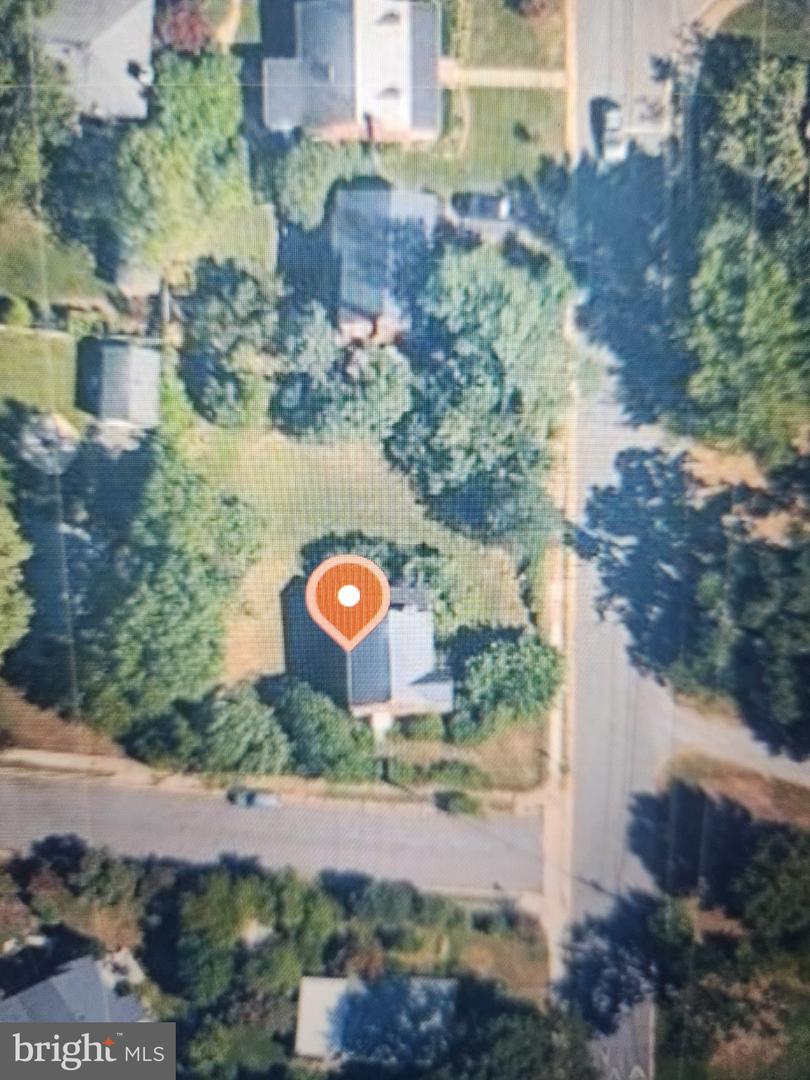 2200 & 2202 Scroggins Rd Property Photo 6