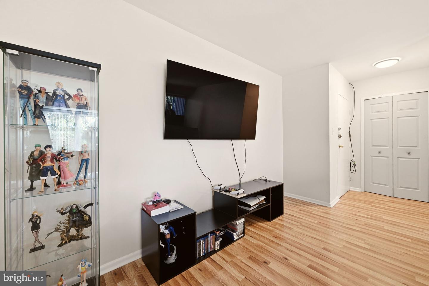 5801 Quantrell Ave #209 Property Photo 5