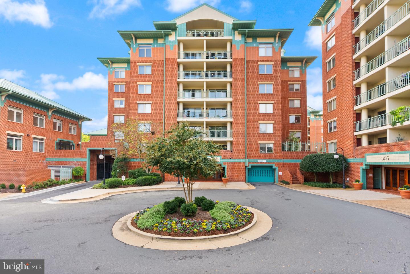 545 BRADDOCK RD E #204 Property Photo 1
