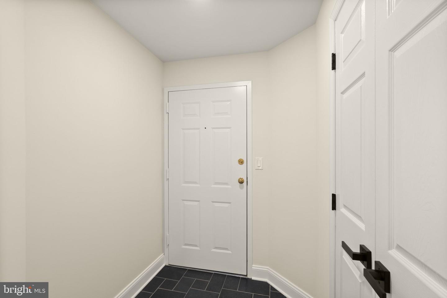 545 Braddock Rd E #204 Property Photo 9