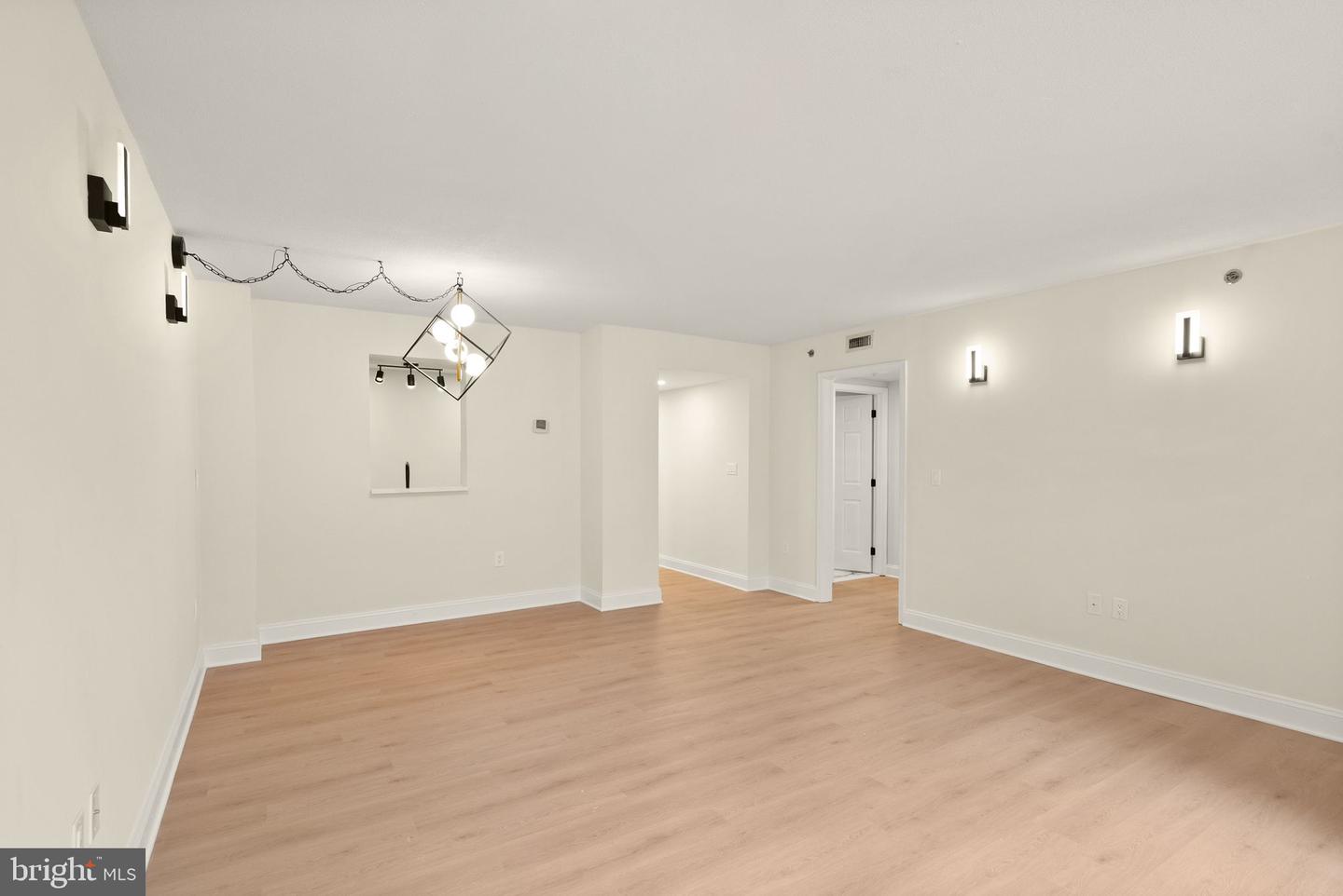 545 Braddock Rd E #204 Property Photo 20