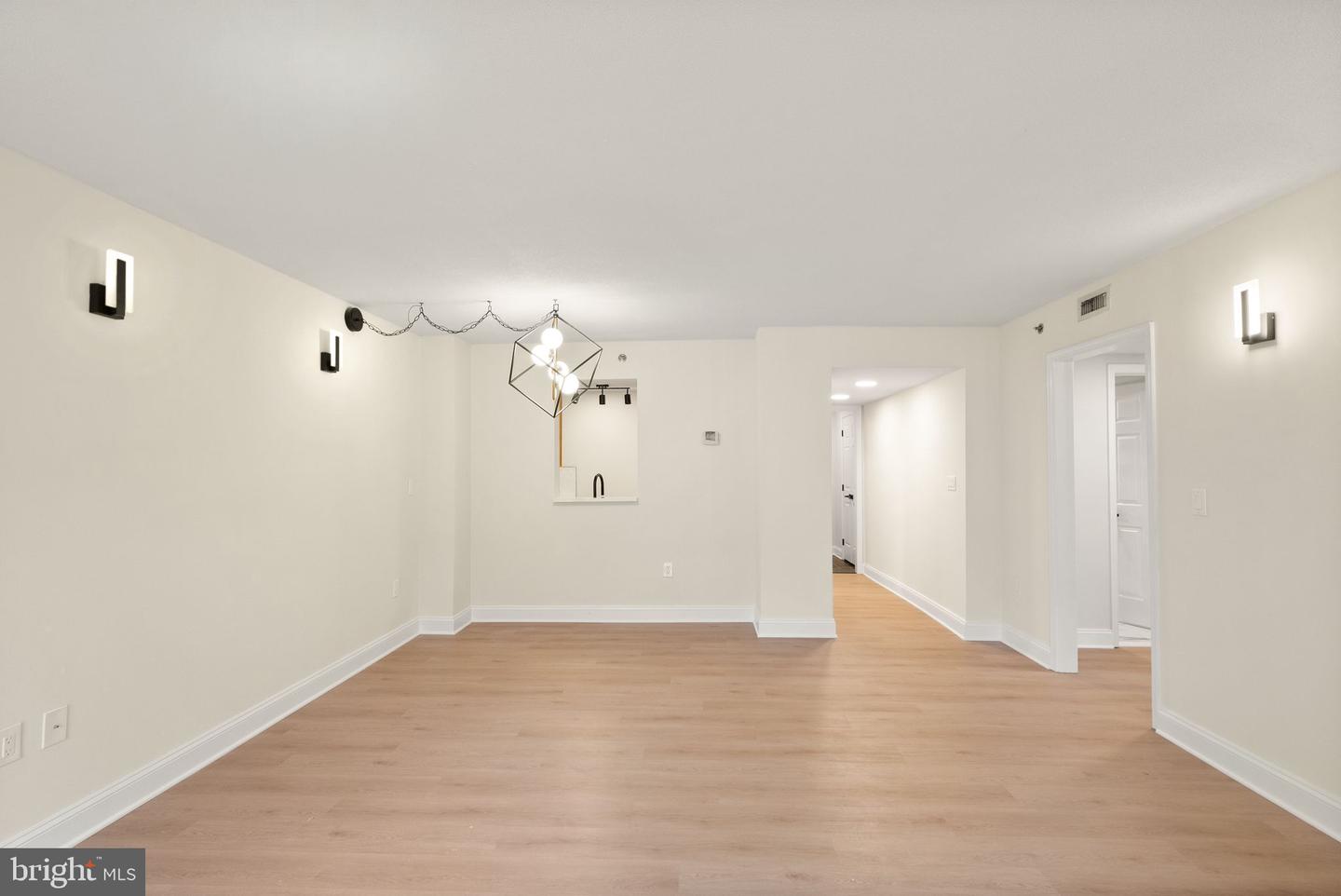 545 Braddock Rd E #204 Property Photo 21