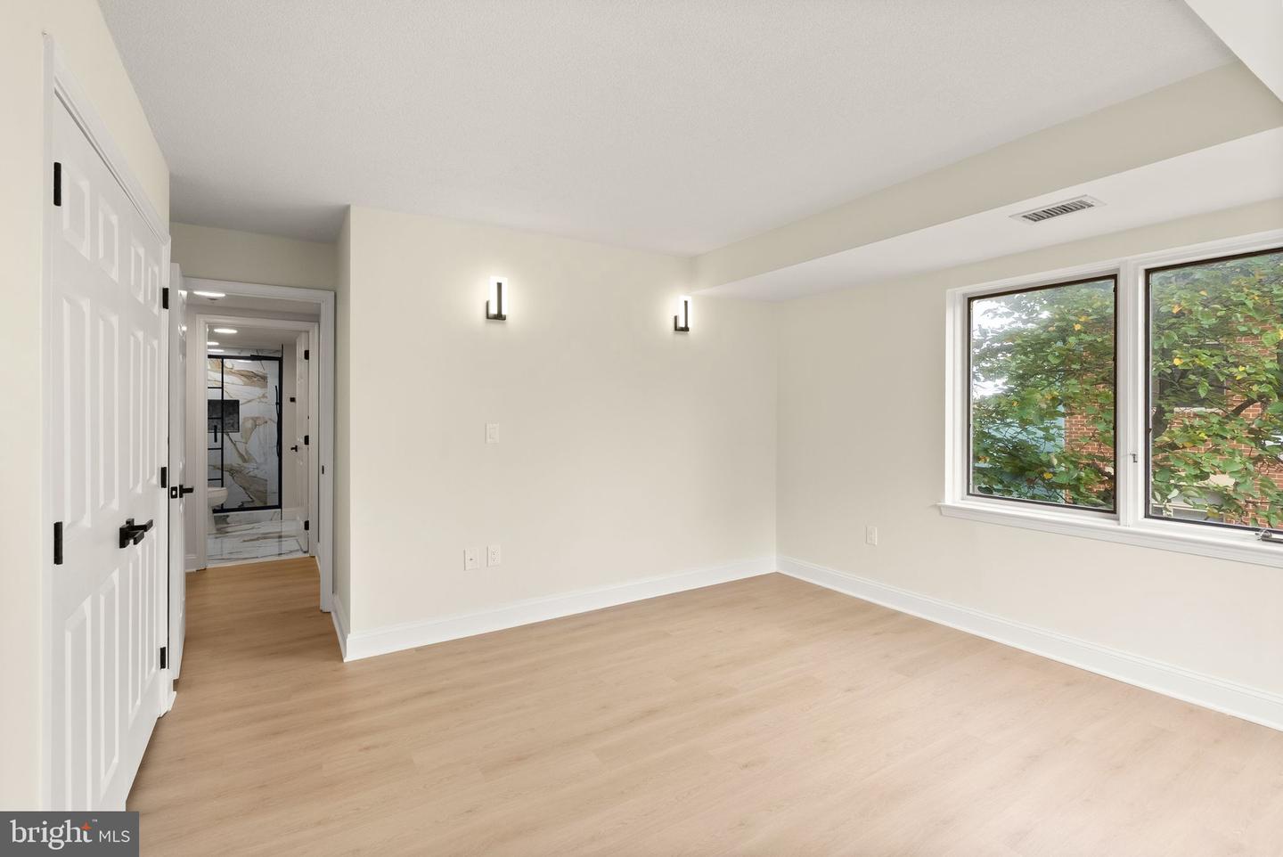 545 Braddock Rd E #204 Property Photo 34