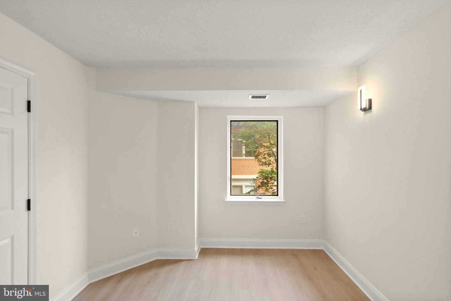 545 Braddock Rd E #204 Property Photo 35