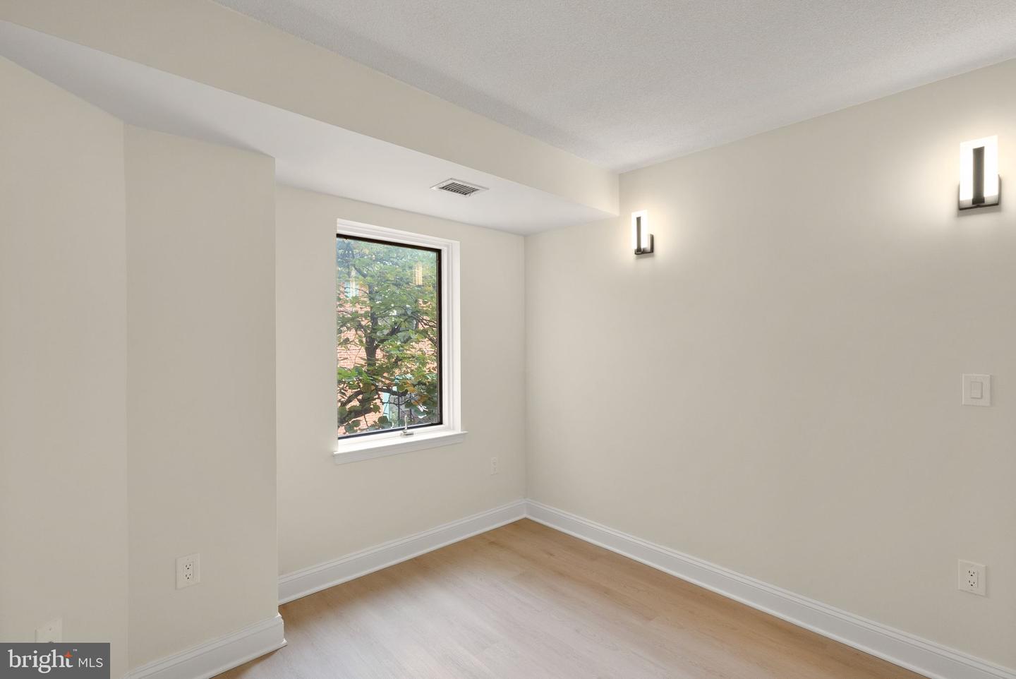 545 Braddock Rd E #204 Property Photo 36