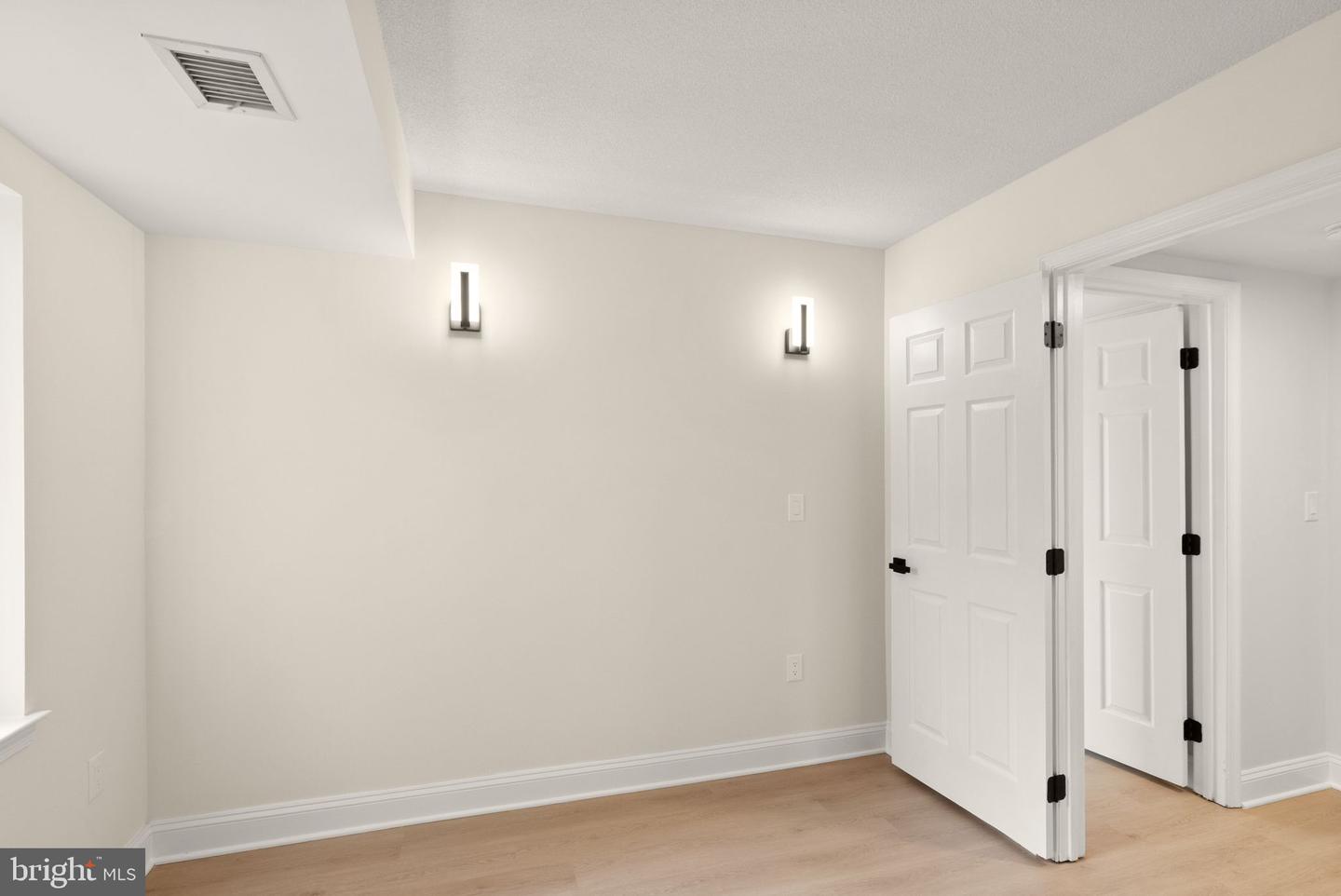 545 Braddock Rd E #204 Property Photo 37