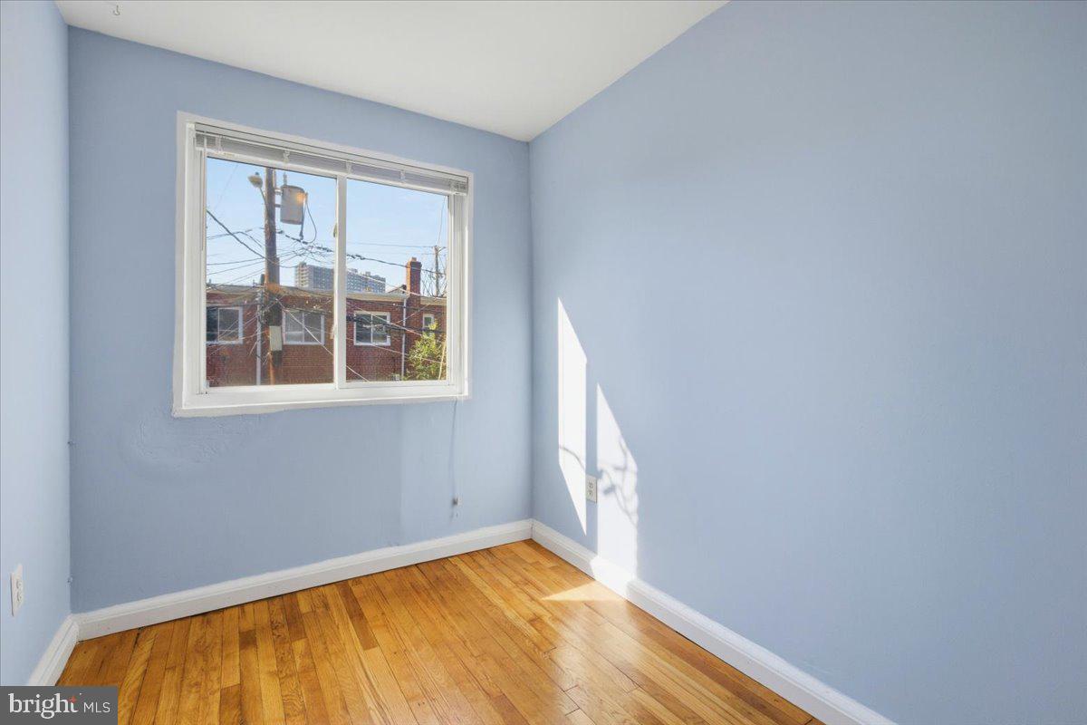 122 Dale St Property Photo 10