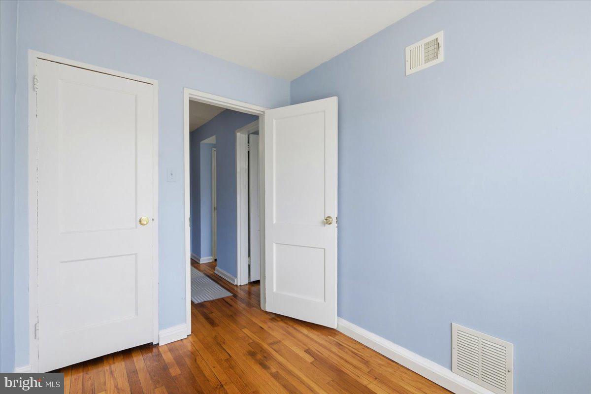 122 Dale St Property Photo 11