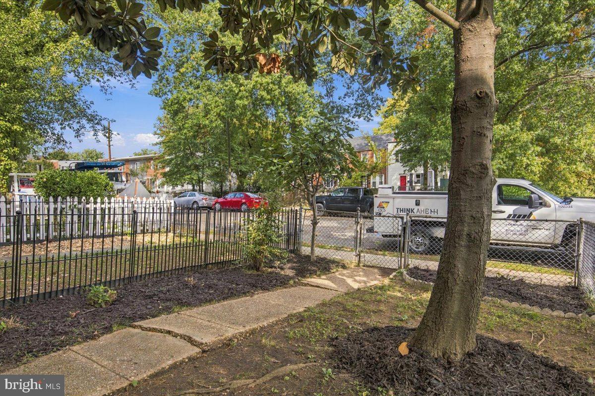 122 Dale St Property Photo 18