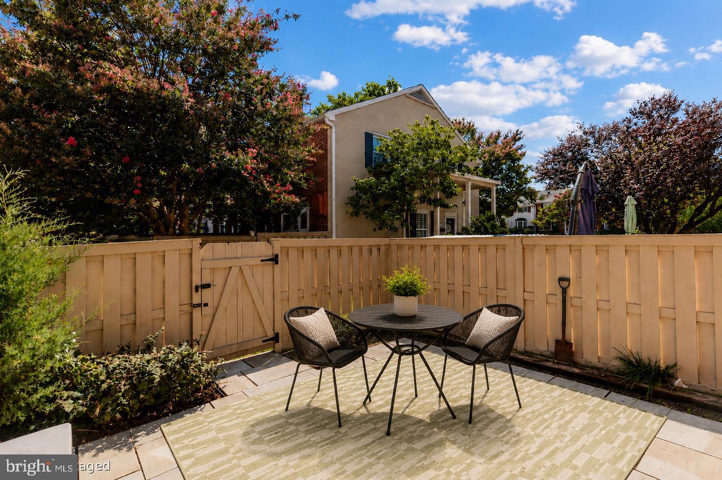 2511 N Dearing St Property Photo 18