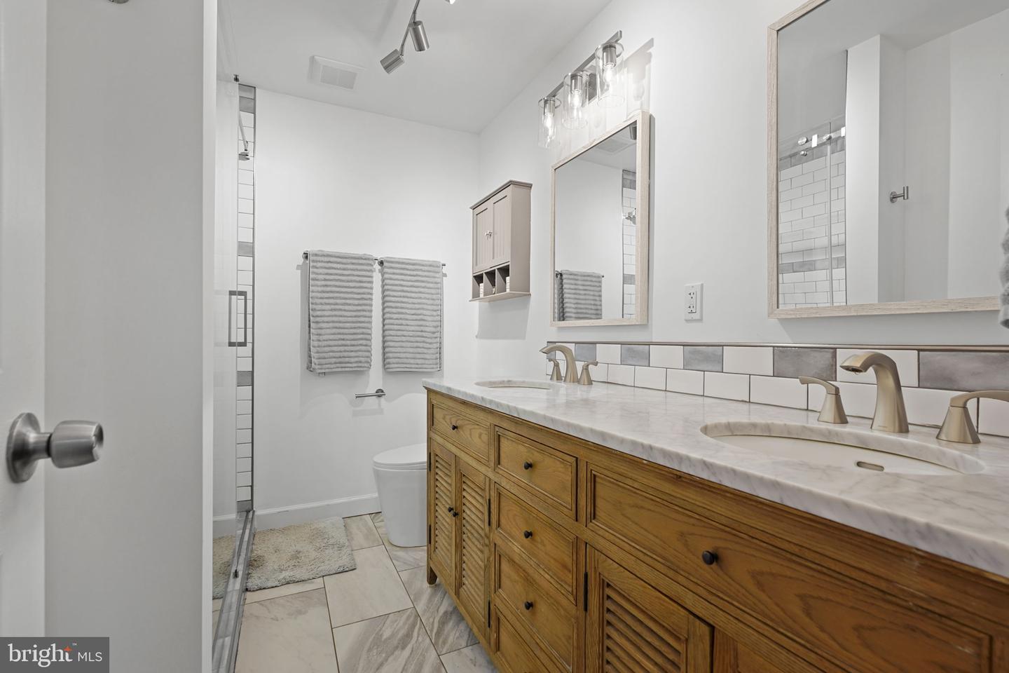 500 Canterbury Ln Property Photo 28