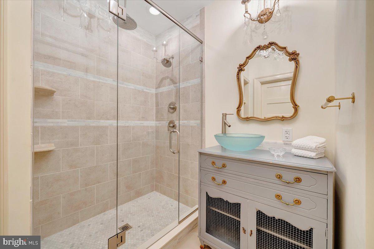 1100 Mccormick Blvd Property Photo 46