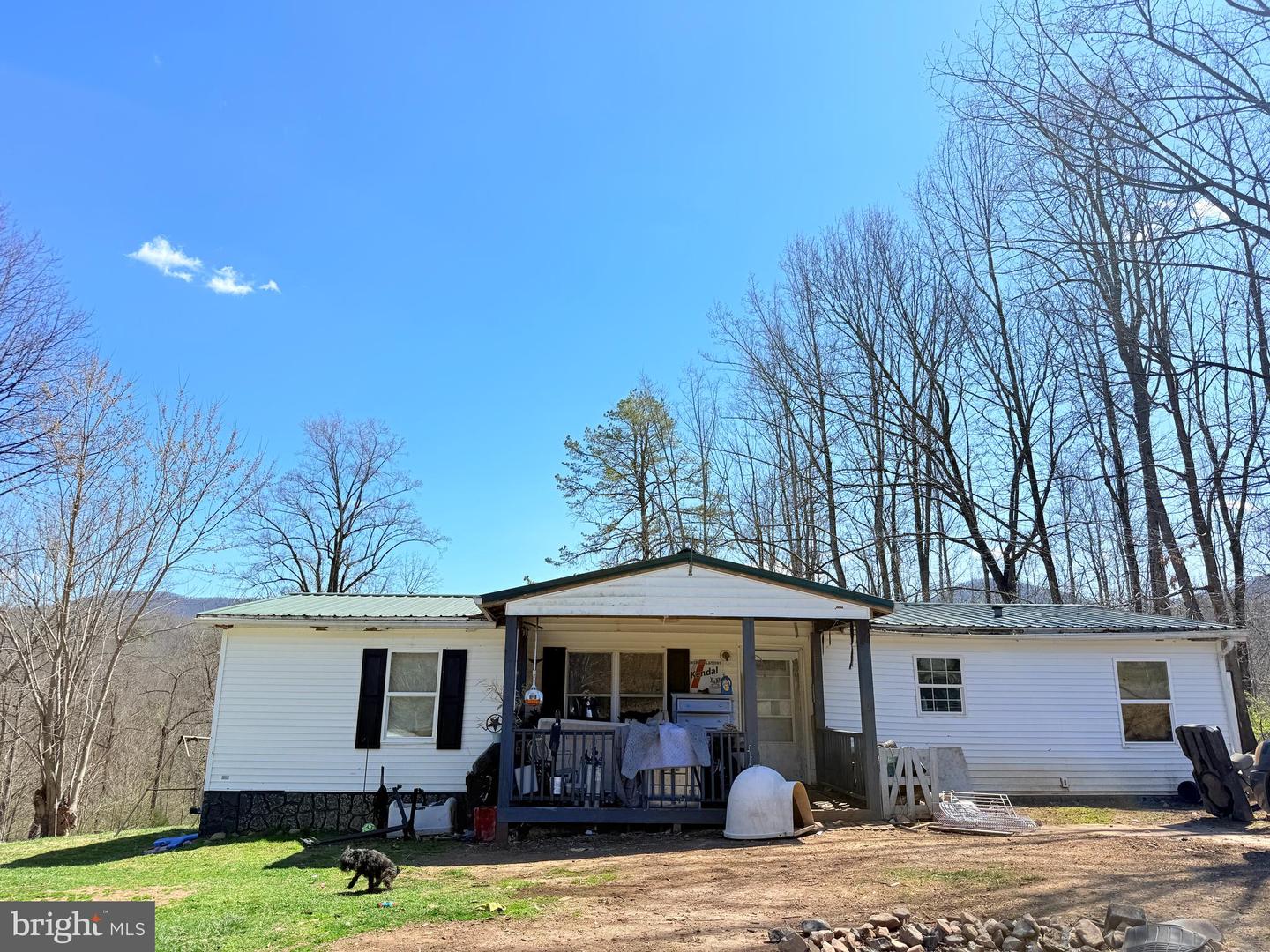 692 Ridgeway Dr Property Photo 1