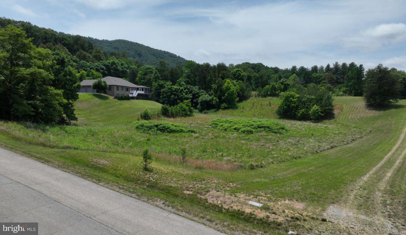 White Tail Dr Property Photo 2