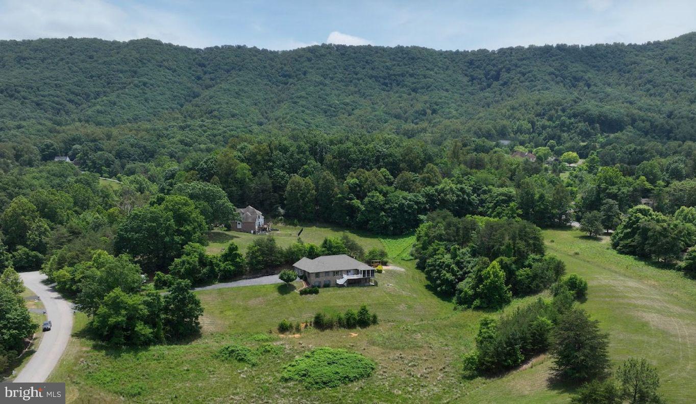 White Tail Dr Property Photo 3