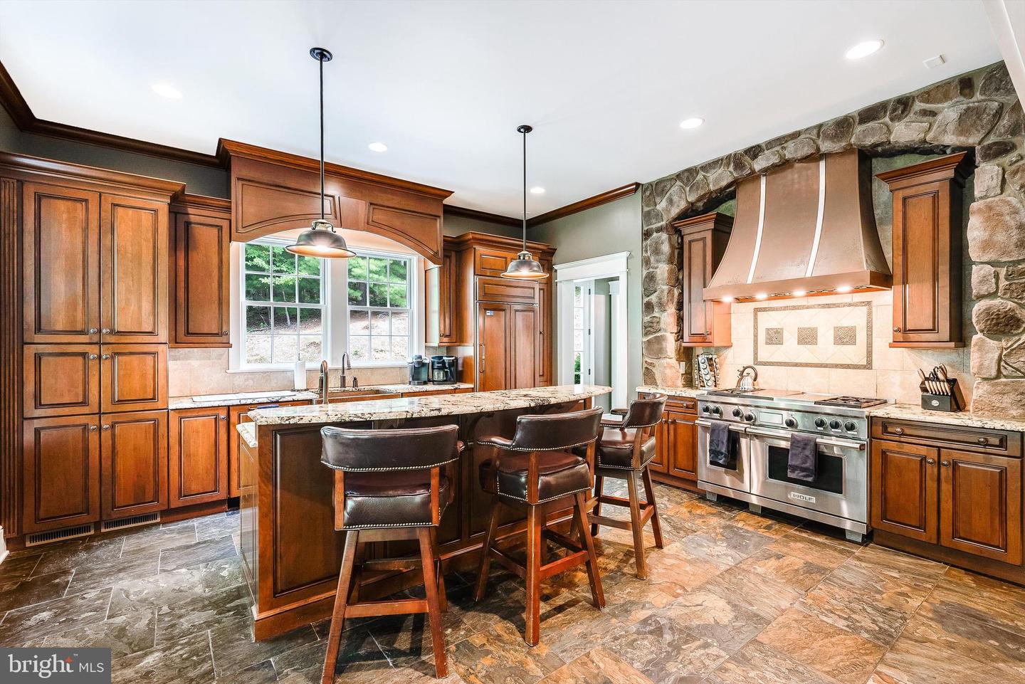 33 Donald Ross Trl Property Photo