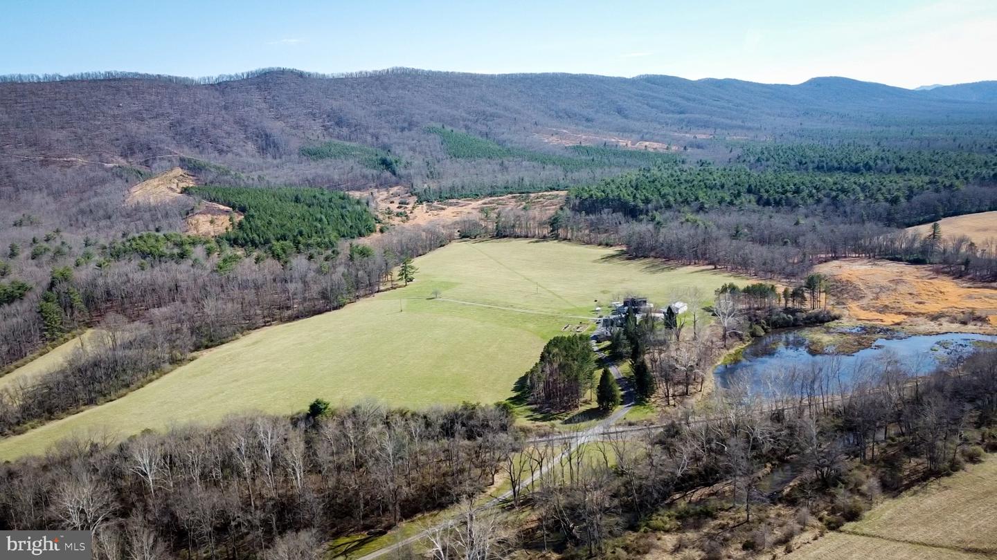 33940 Mountain Valley Rd Property Photo 12