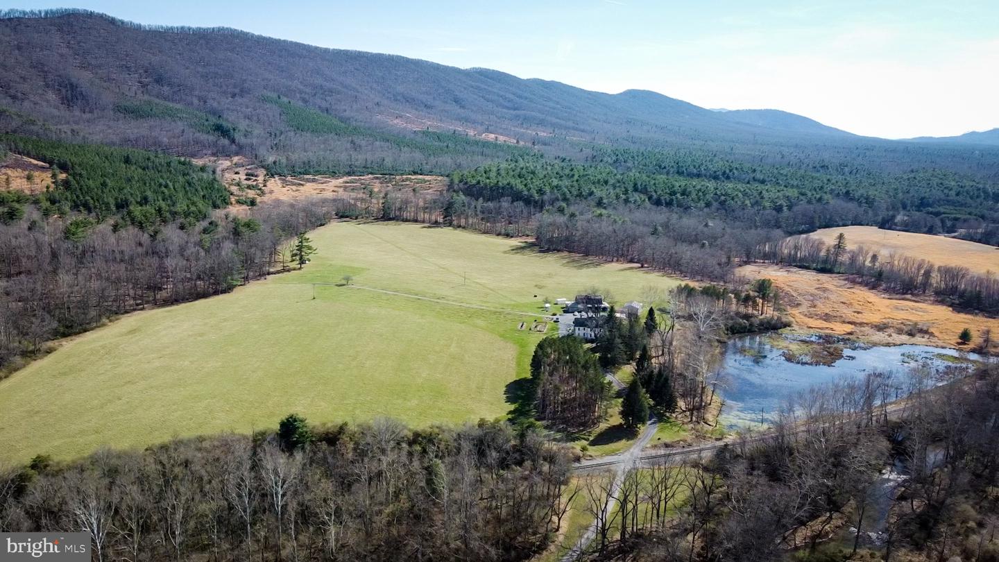 33940 Mountain Valley Rd Property Photo 18