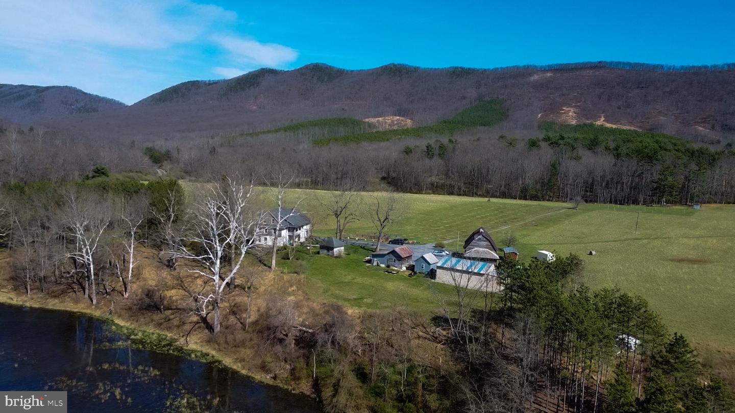 33940 Mountain Valley Rd Property Photo 20