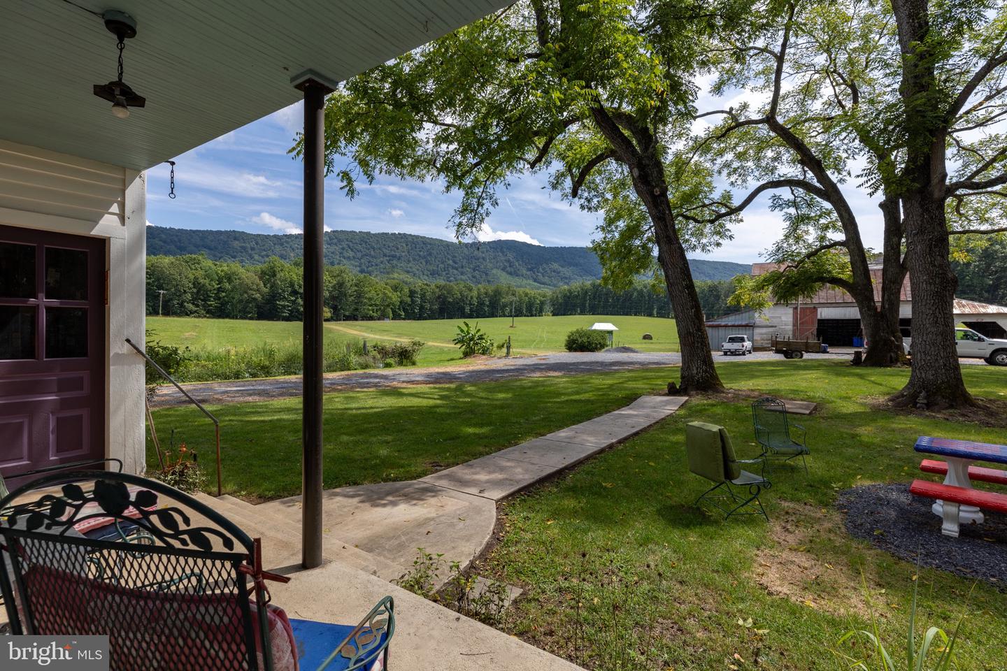 33940 Mountain Valley Rd Property Photo 24