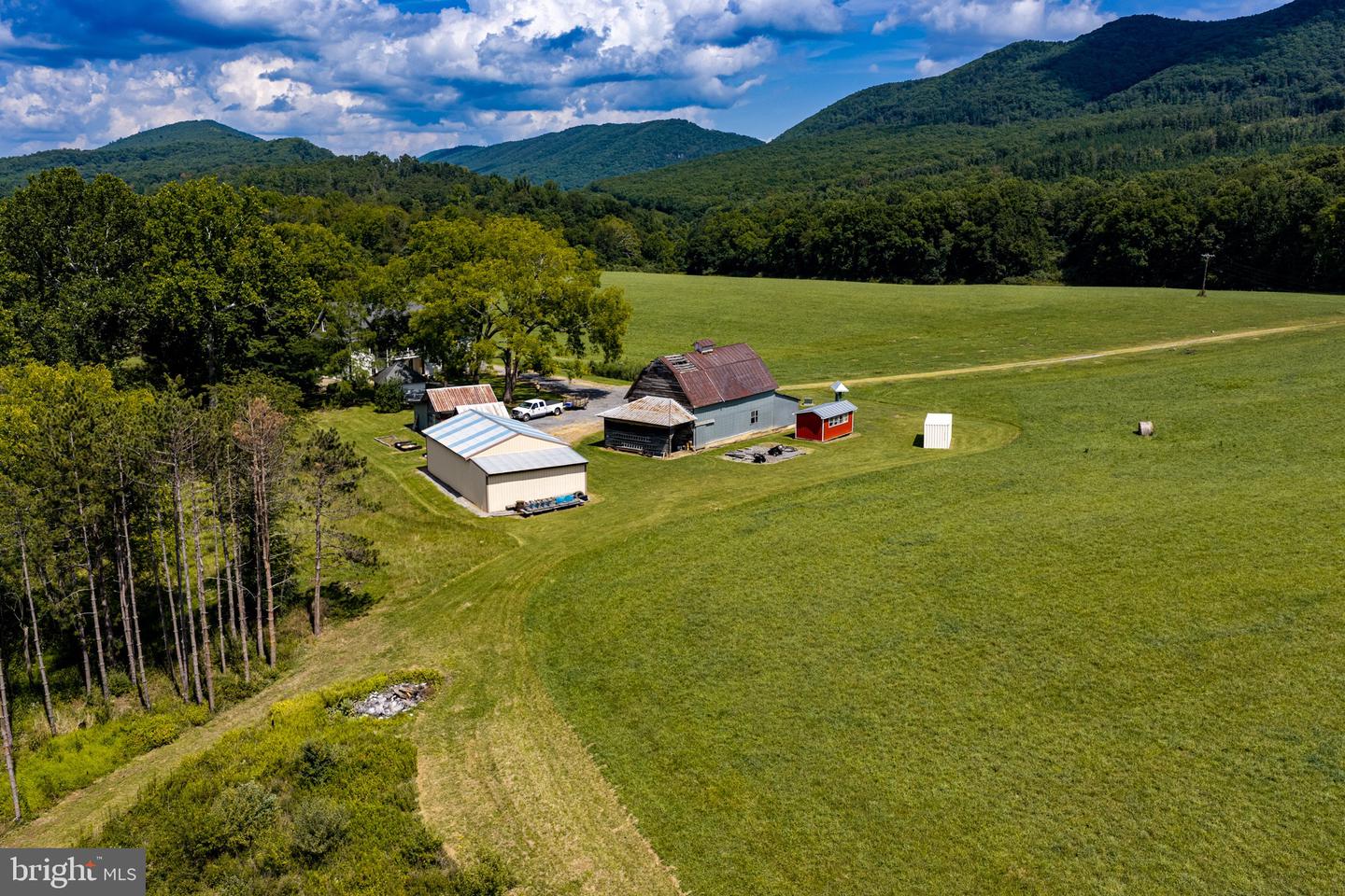 33940 Mountain Valley Rd Property Photo 28